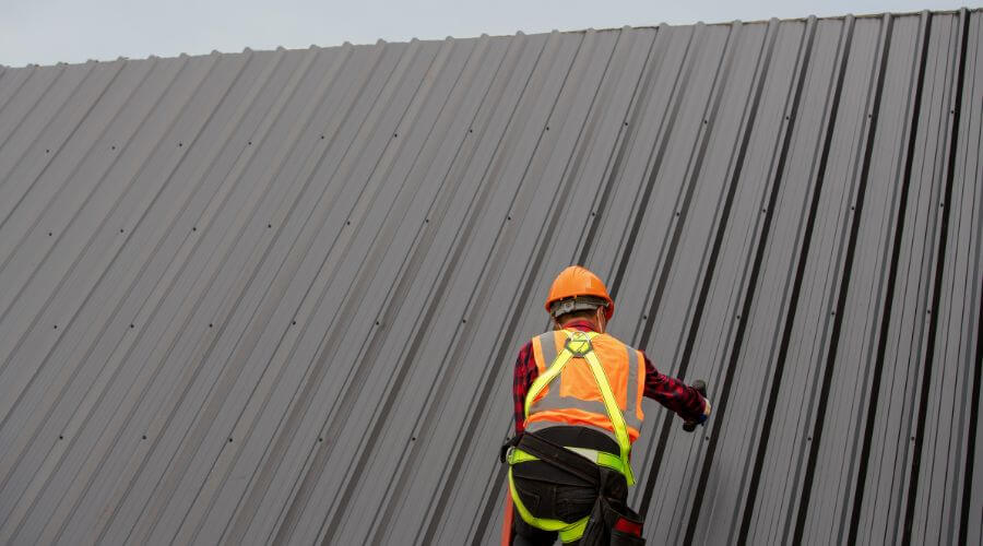 Professional residential roofers in Riverton, UT